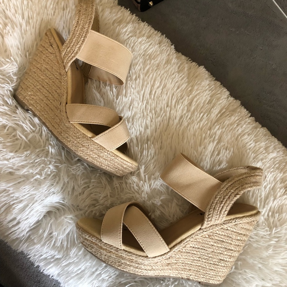 Soda wedge shoes